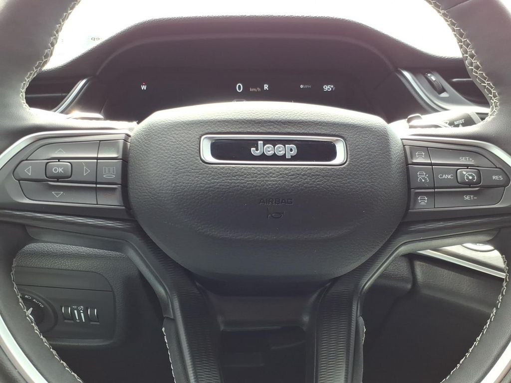 2025 Jeep Grand Cherokee Laredo X