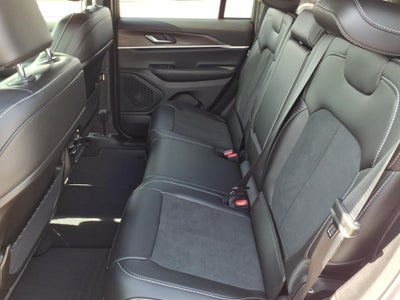 2026 Jeep Grand Cherokee Laredo Altitude