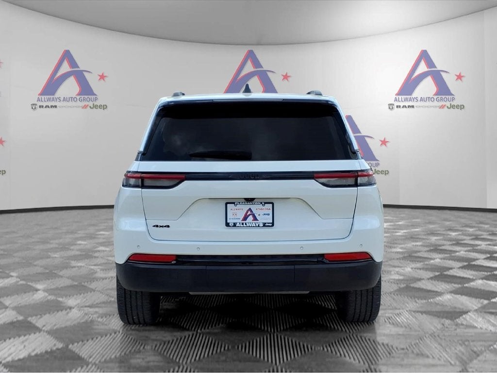 2023 Jeep Grand Cherokee Altitude