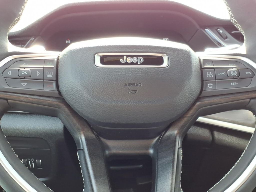 2026 Jeep Grand Cherokee Laredo Altitude