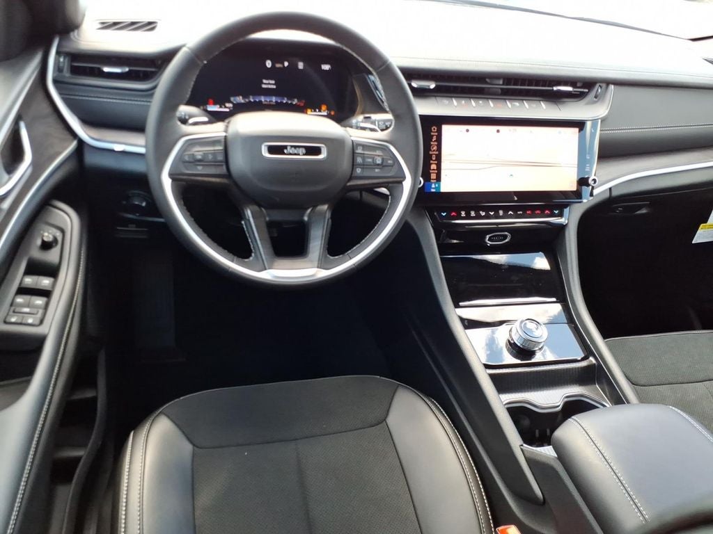 2026 Jeep Grand Cherokee L Laredo Altitude