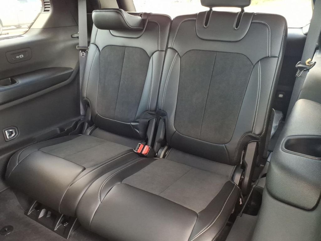 2026 Jeep Grand Cherokee L Laredo Altitude