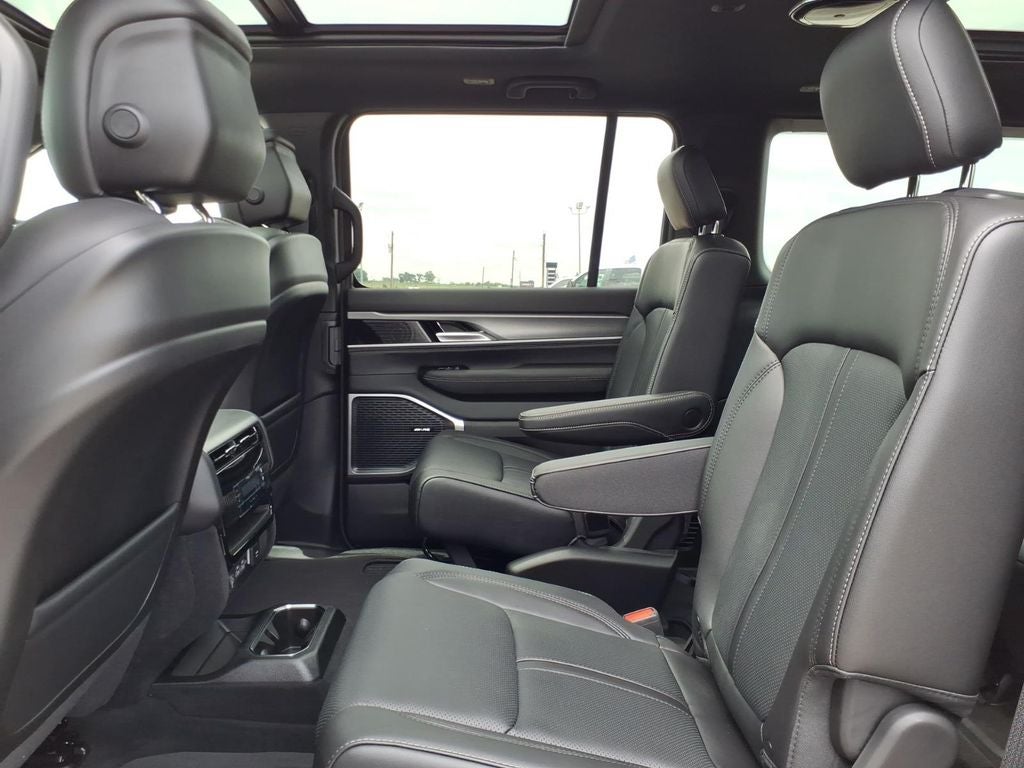 2026 Jeep Grand Wagoneer L 4x4