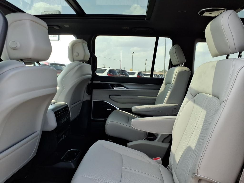 2026 Jeep Grand Wagoneer 4x4