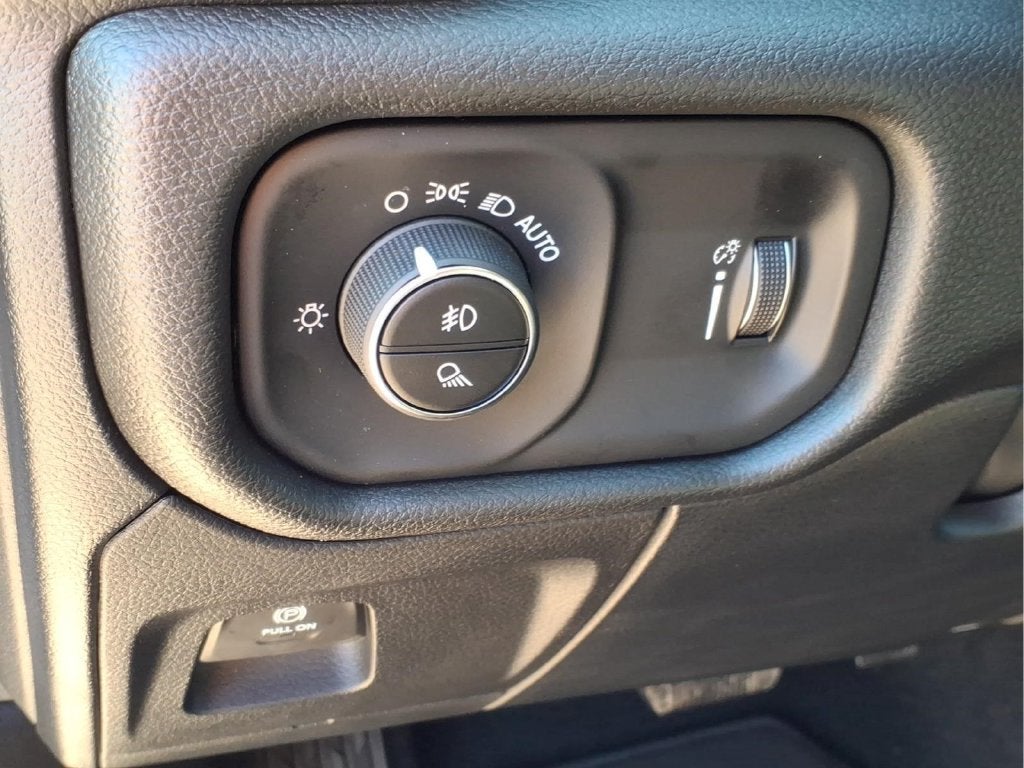 2027 RAM 1500 Express