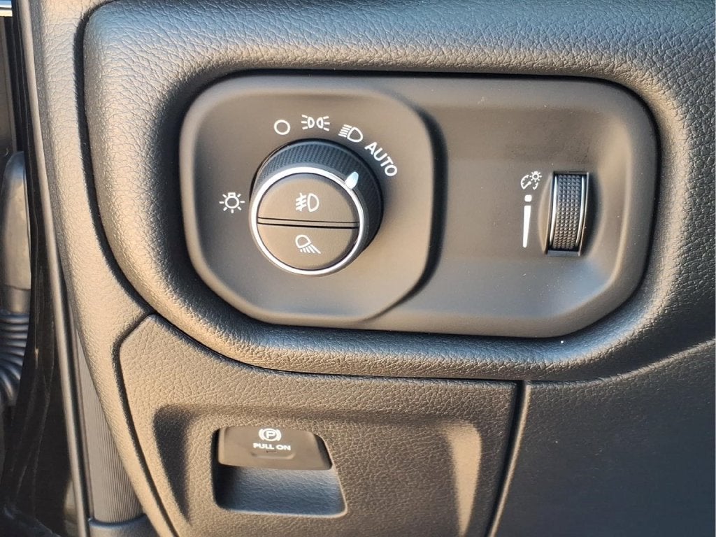 2027 RAM 1500 Express