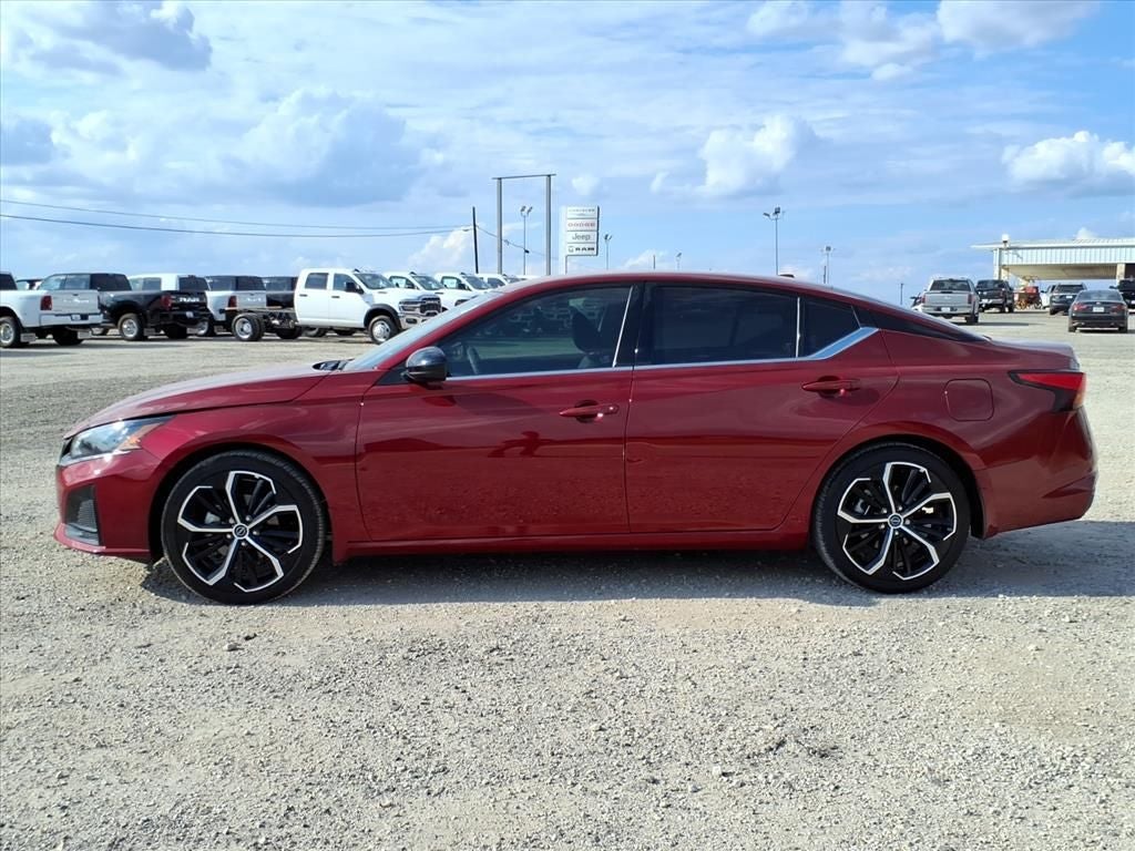 2025 Nissan Altima SR