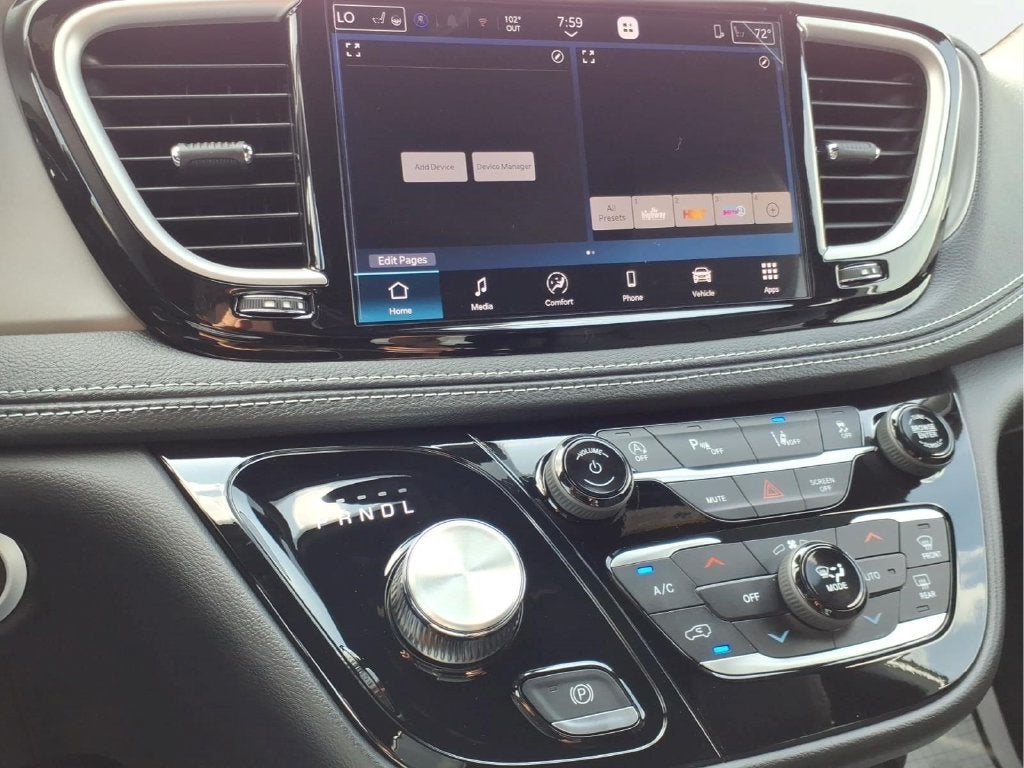 2027 Chrysler Pacifica Select