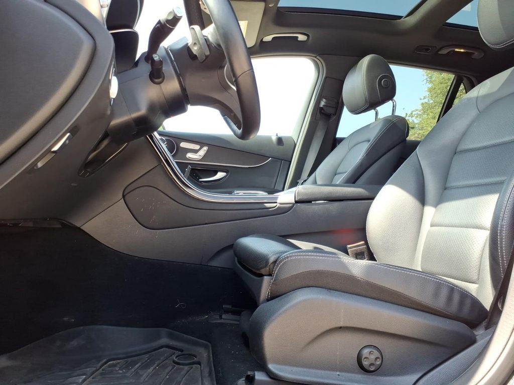 2022 Mercedes-Benz GLC 300 GLC 300